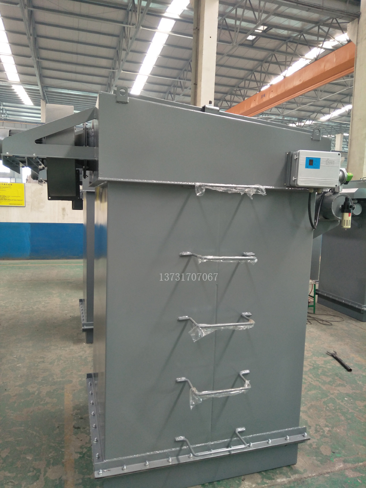 2018年最新研發(fā)15m2、25m2倉(cāng)頂布袋除塵器投放市場(chǎng)