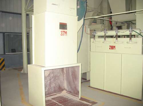 江蘇劉經(jīng)理定購(gòu)的飼料車間DMC-120布袋除塵器已發(fā)貨 江蘇劉經(jīng)理定購(gòu)的飼料車間DMC-120布袋除塵器已發(fā)貨